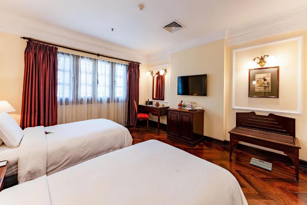 Sleep like Indochine royalty